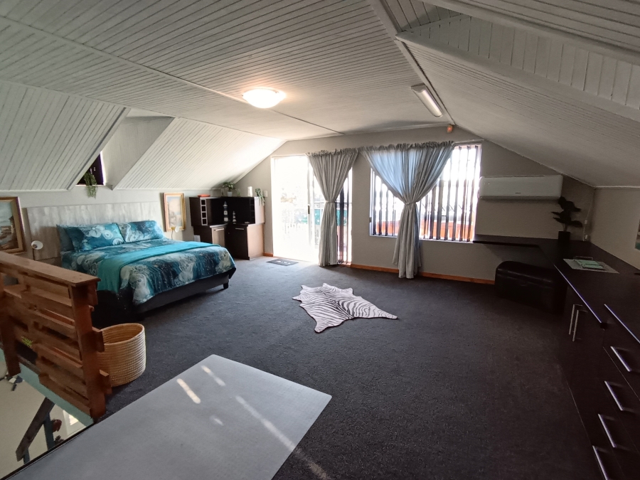3 Bedroom Property for Sale in Wavecrest Eastern Cape
